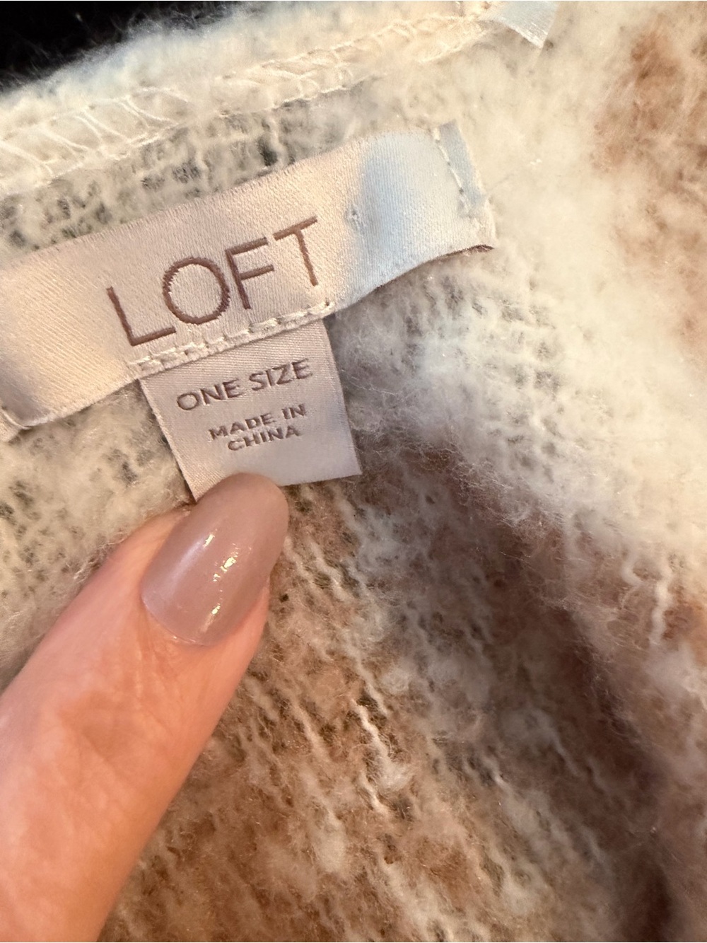 LOFT Beige & White Plaid Fringe Wrap- soft and cozy  EUC - Picture 5 of 6